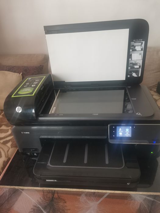 HP 4 в 1. Скенер,принтер,копир и факс. Цветен.