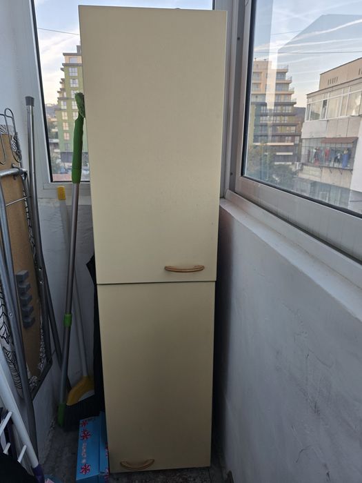 Продавам кухненски шкафове