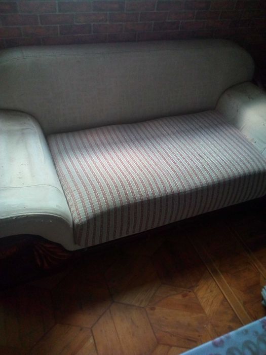Диван рабочий в нормальном состояние