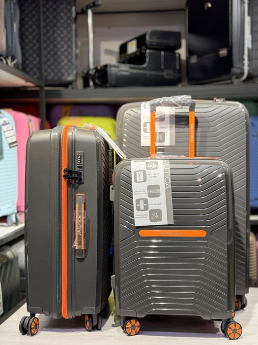 Чемодан из полипропилена Nautica фирменный