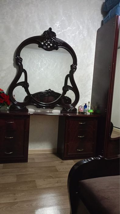 Спальний гарнитур