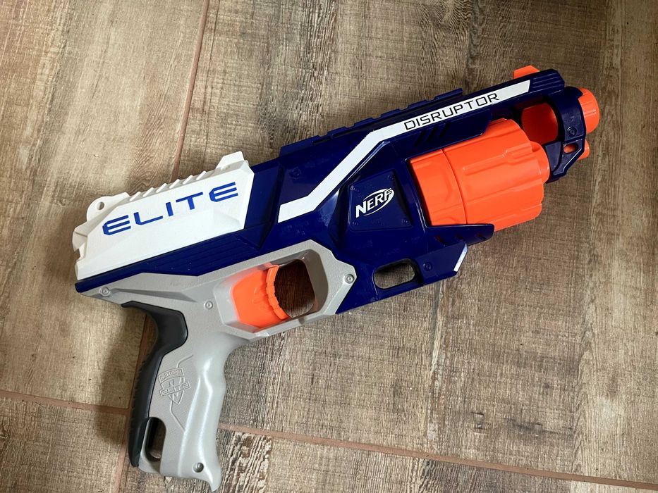 Детски играчки и макет на хеликоптер от Ревел