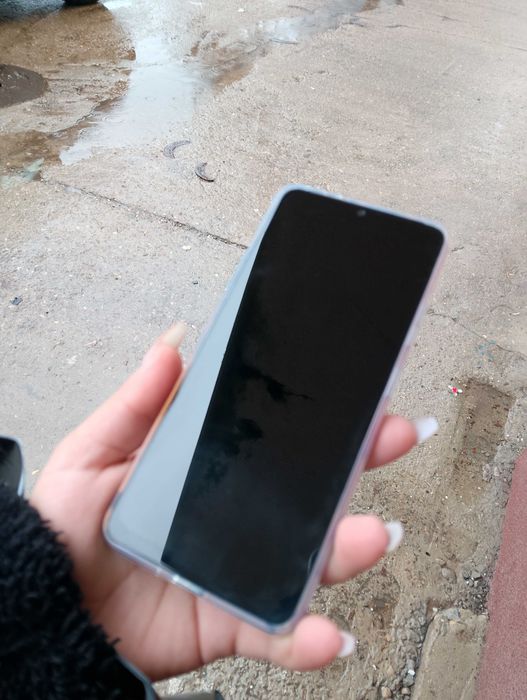 Чисто нов смартфон