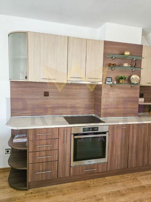 Дава се под наем Тристаен апартамент в Варна, Лятно кино Тракия - 93 кв.м за 716 € - Снимка #2