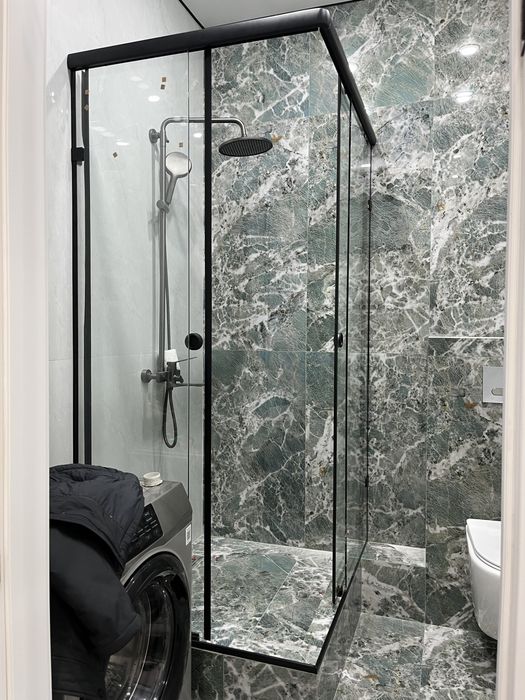 Душевые кабины , ванные шторки , перегородки