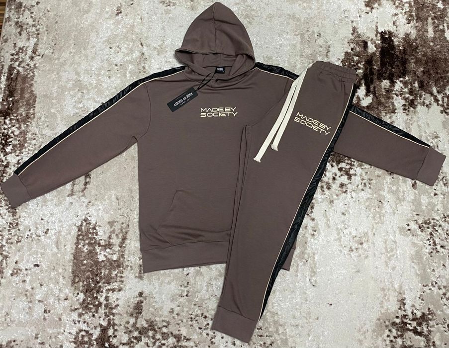 Vând compleu nou de bărbați Made by Society