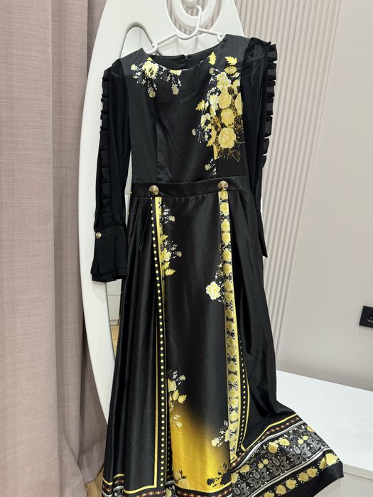 платья вечерние