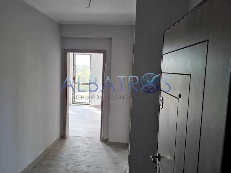 Продава се Двустаен апартамент в Варна, Изгрев - 77 кв.м за 1351 €/кв.м - Снимка #3