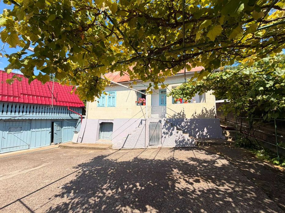 Casă de vânzare zonă liniștită Dărmănești