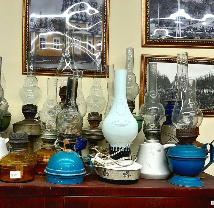 Керосиновые лампы эпохи СССР.