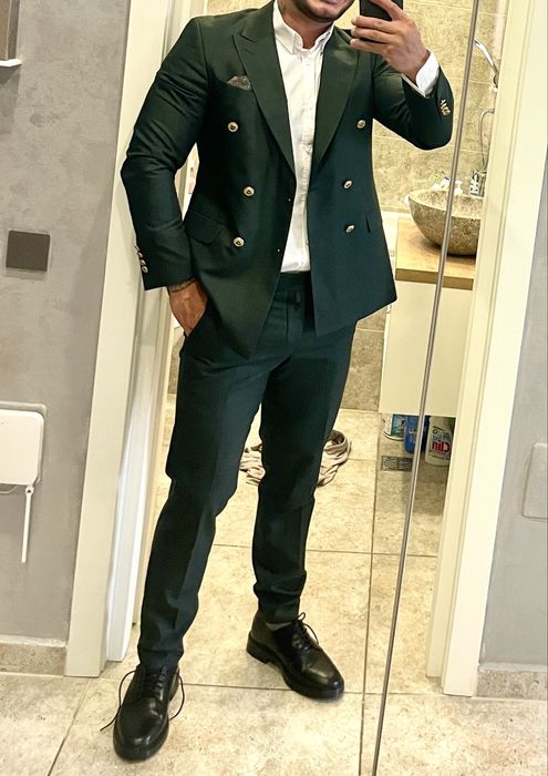 Vând Costum nuntă  verde rubin marimea M