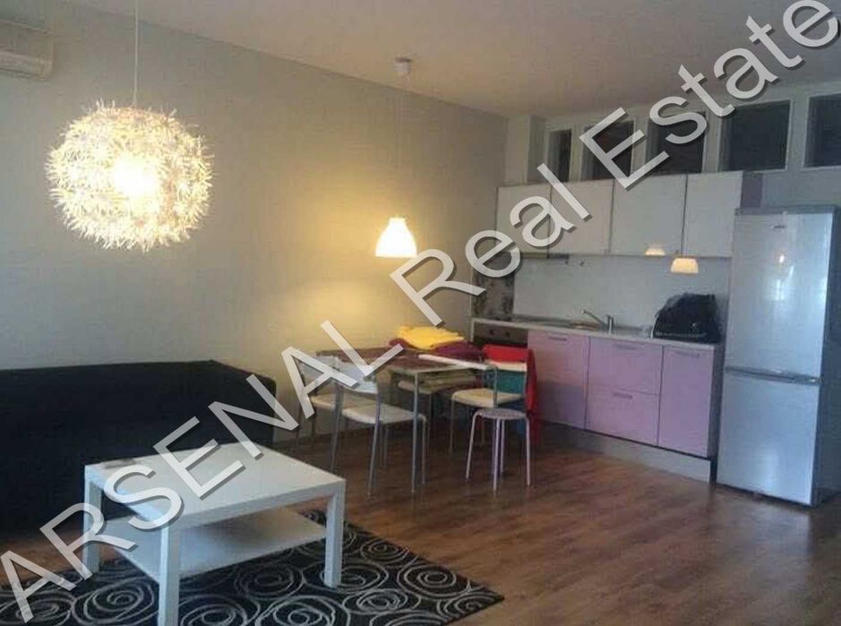 Двустаен апартамент под наем, Младост 2