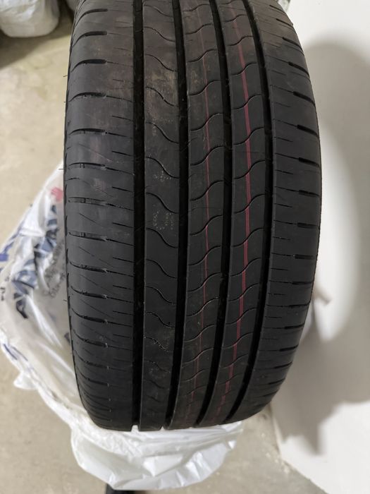 Продам шины новые 235/45/18