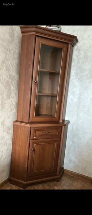 Шкаф сервант отличное состояние
