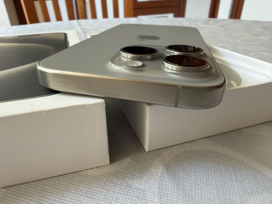 iPhone 15 Pro -Titanium