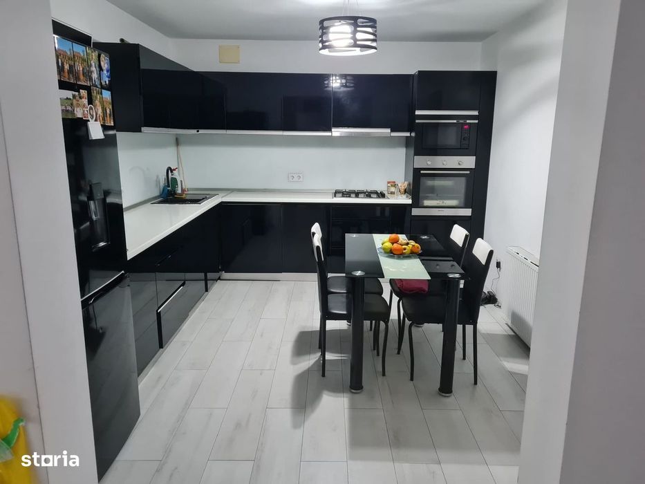 Casa premium cu piscina, panouri solare si teren de 520 mp – Giarmata