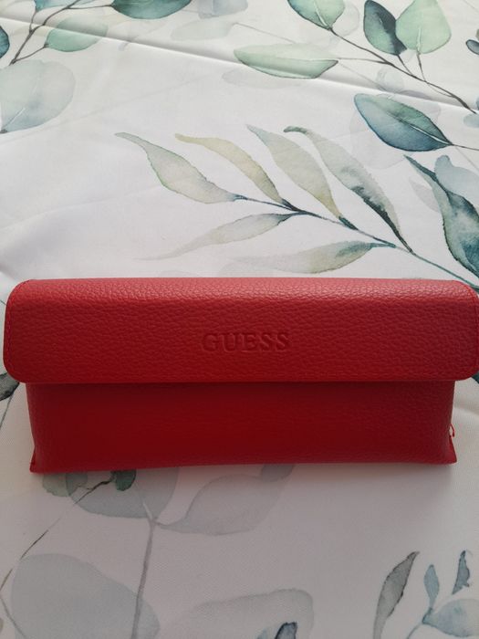 Guess - оригинални дамски слънчеви очила модел GU7549 28U