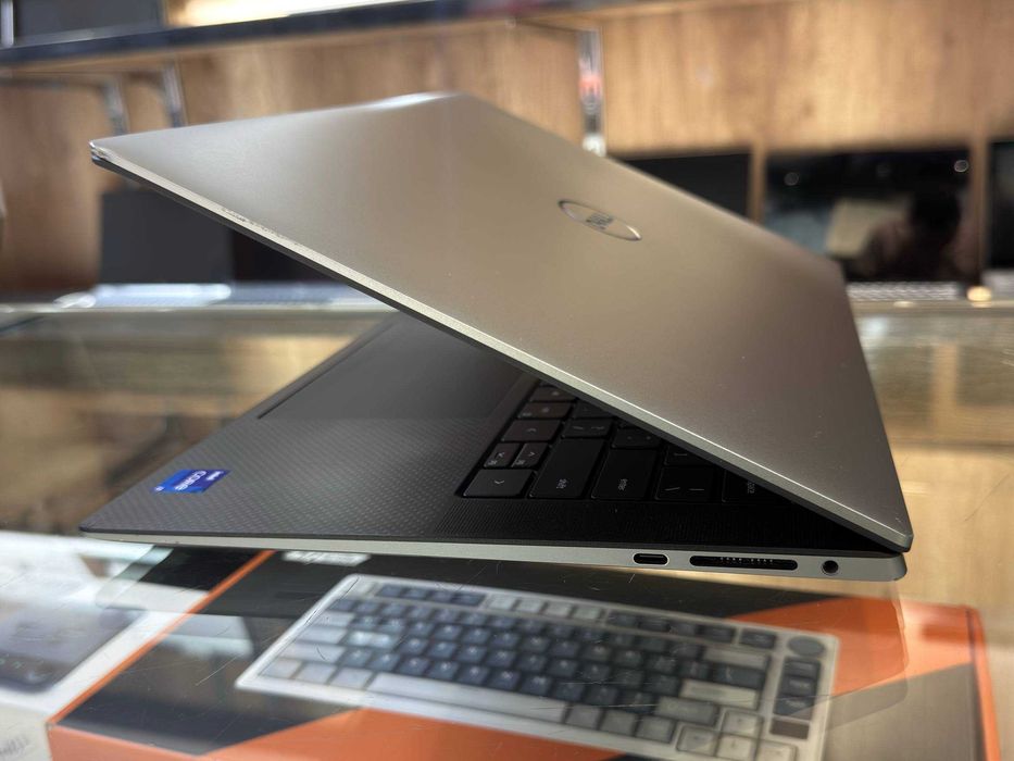 DELL Precision 5570 Core i7-12800H RTX A2000 8Gb ram 16 ssd 256