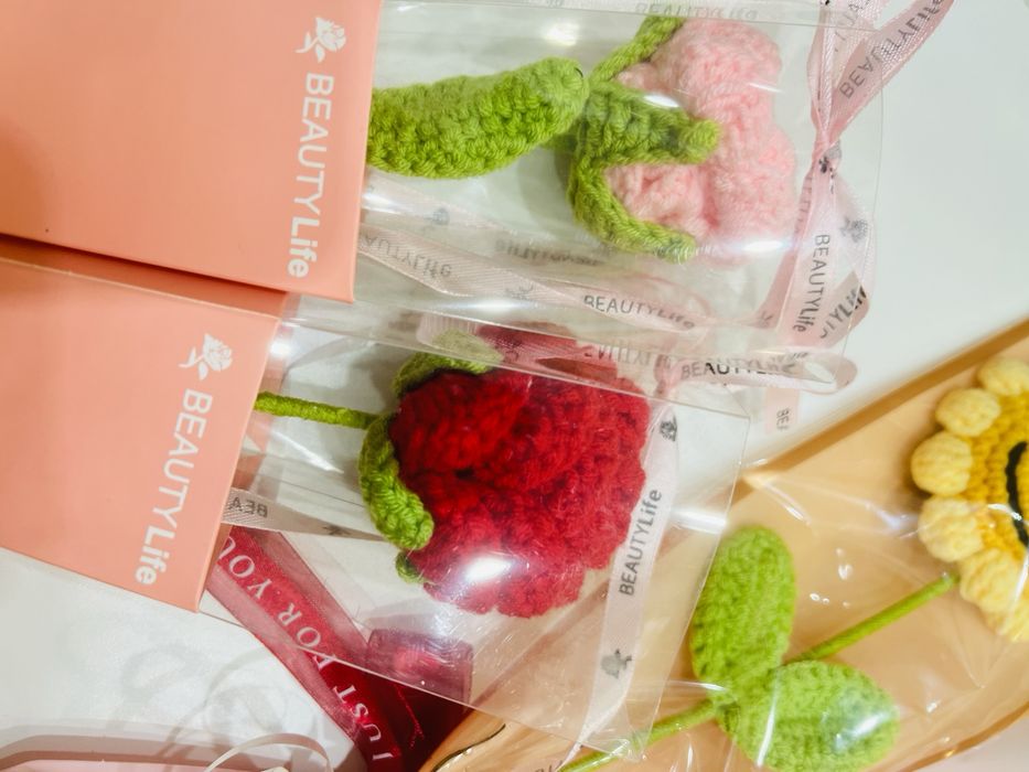 Последни! Плетени цветя рози и слънчогледи за 8 март и други празници