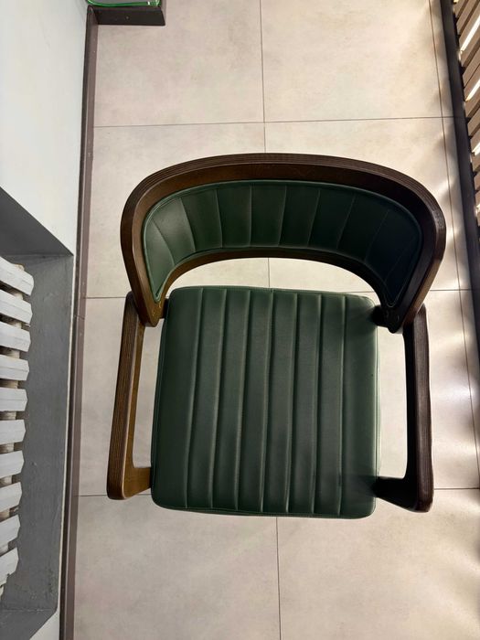 Продам Стулья для ресторана — 37 шт.