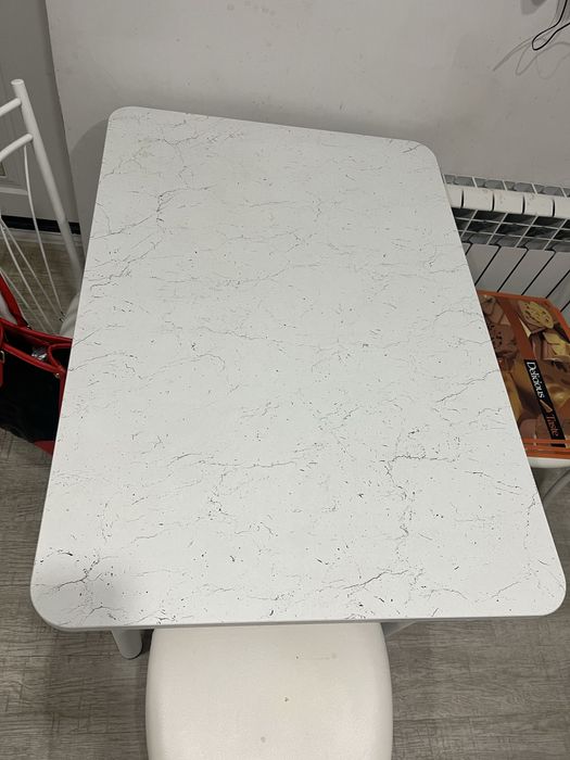 Стол в идеальном состоянии