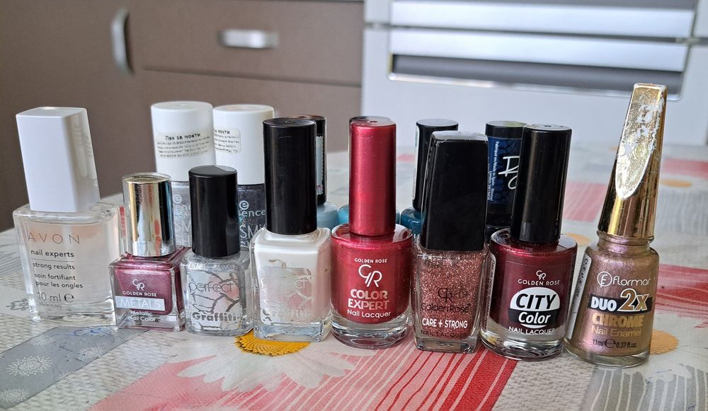 Нови лакове за нокти -15 бр.