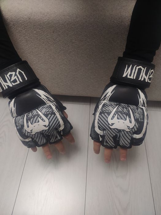 Спортивный перчатки