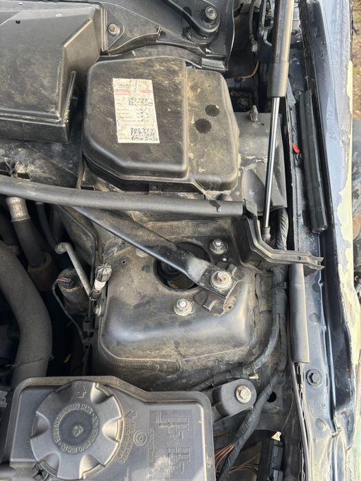 Bmw e90 318d avariat