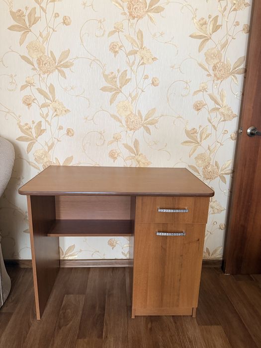 Стол письменный