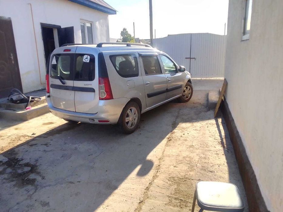 Продам Lada Largus