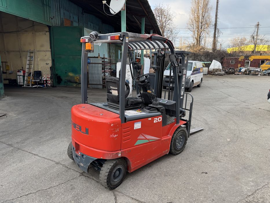LICHIDARE STOC. Stivuitor electric HELI, 2t, Stare foarte buna de functionare. Autorizat ISCIR