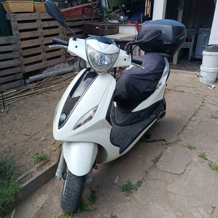 Piaggio Fly 50 скутер