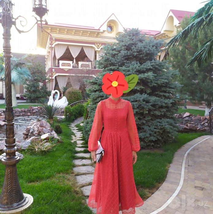 Вечернее платье цвет красный