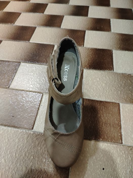 Дамски обувки с ток