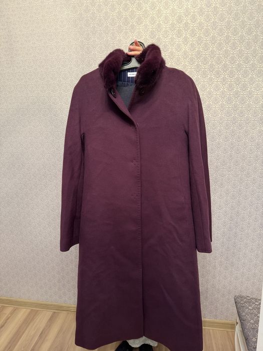 Абсолютно новое пальто