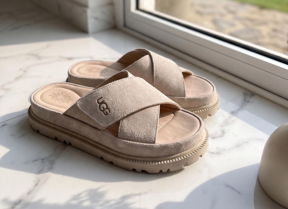 Papuci Slapi Dama UGG Goldenstat