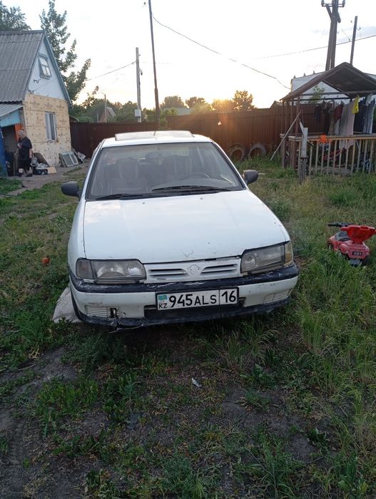 продам нисан примера.