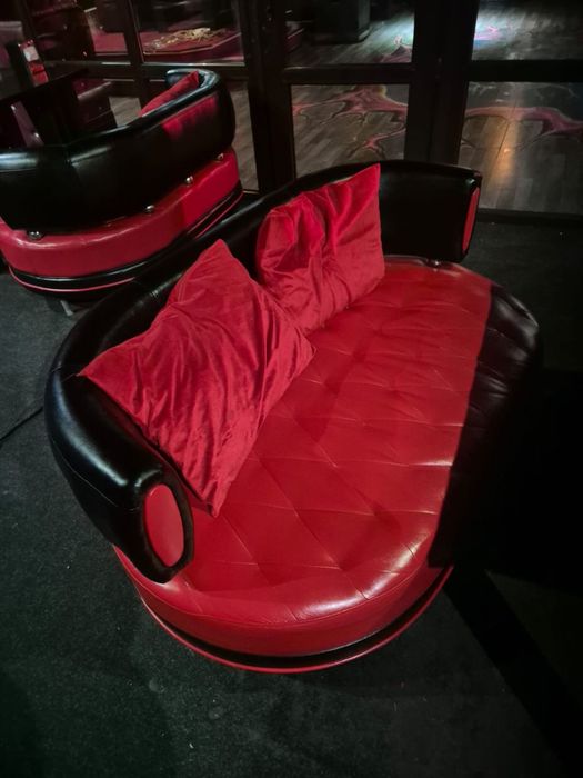 Продам диван 13 штук за 200000. Продам срочно.