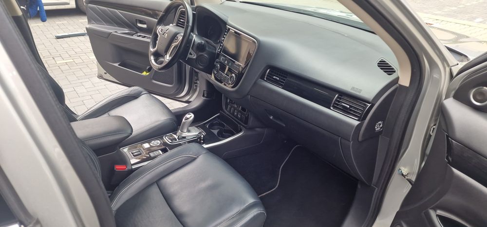 Mitsubishi Outlander PHEV 4x4 Instyle Diamond