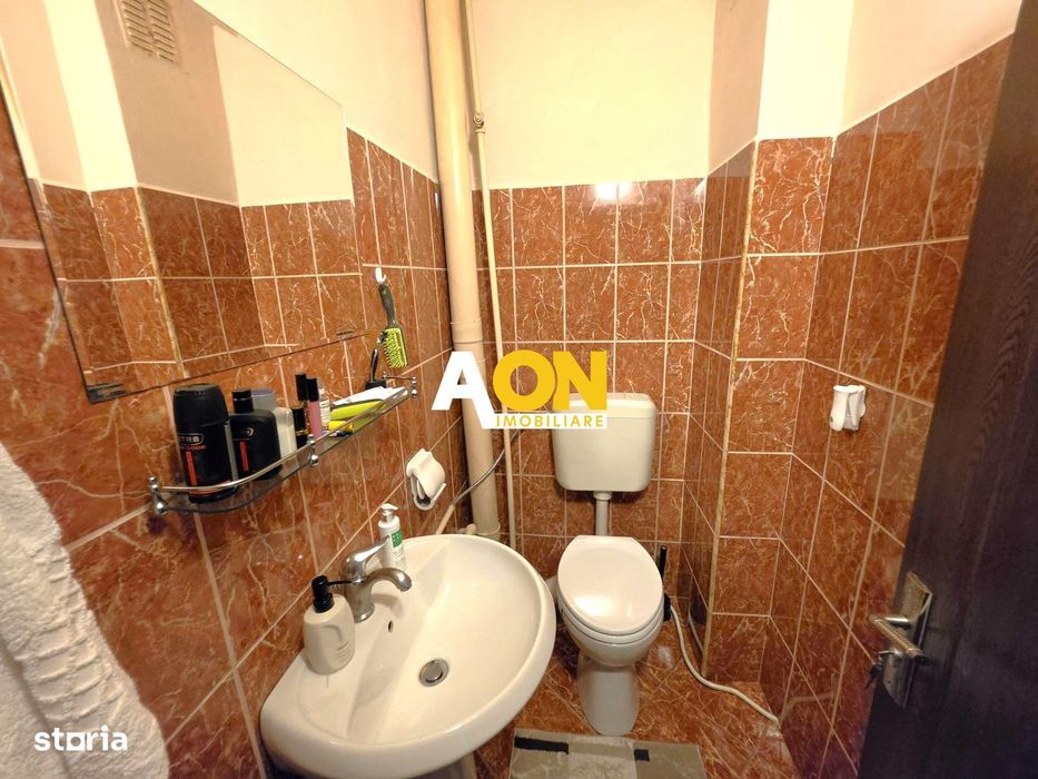 Apartament 3 camere, 2 bai, decomandat, etaj 3, Cetate, zona Stadion