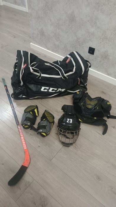 Хоккейная форма продам