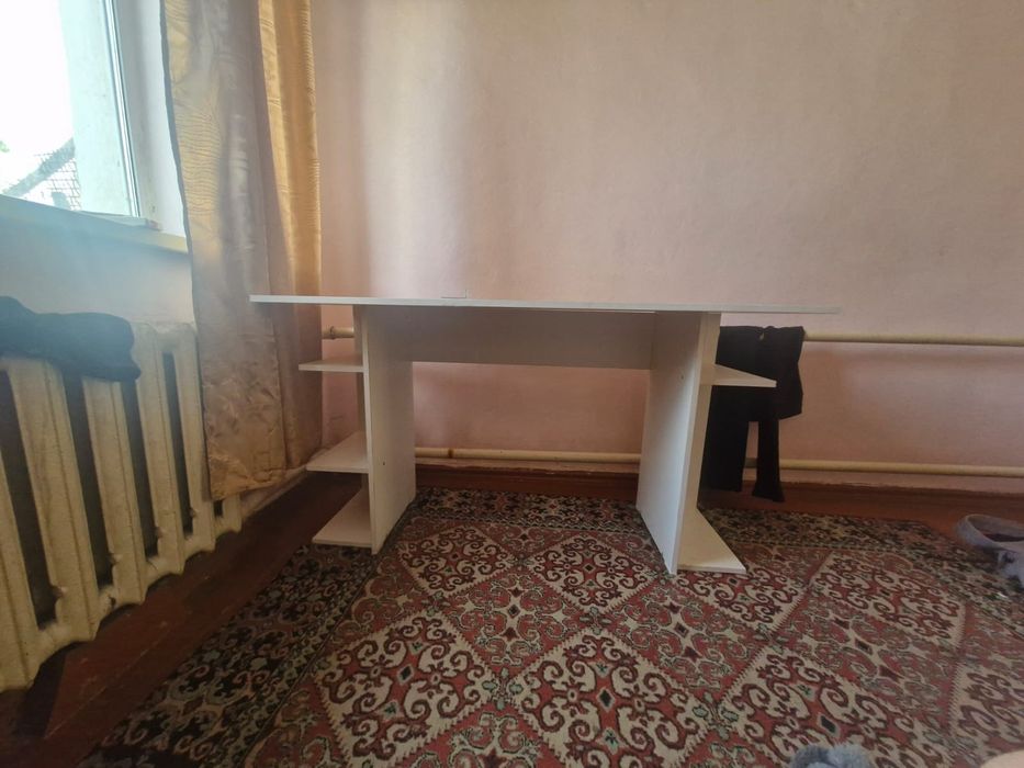 Стол компьютерный