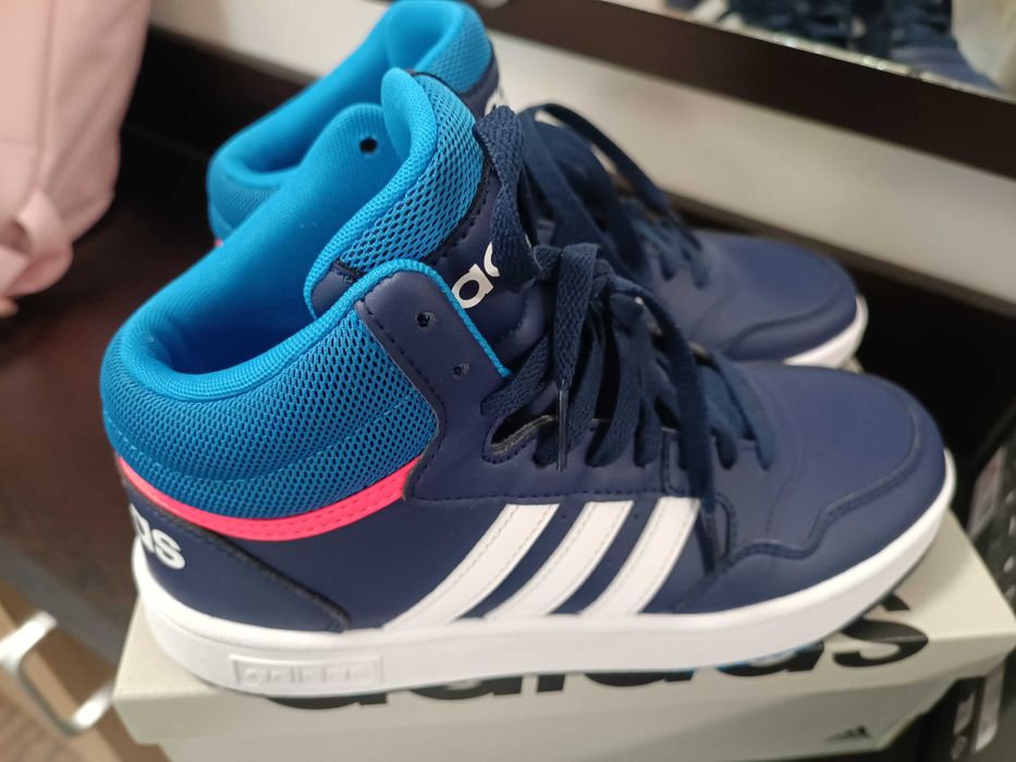 Дамски кожени кецове Адидас