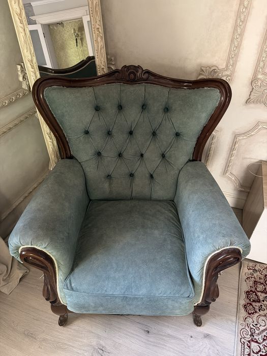 Продам б/у винтажное кресло