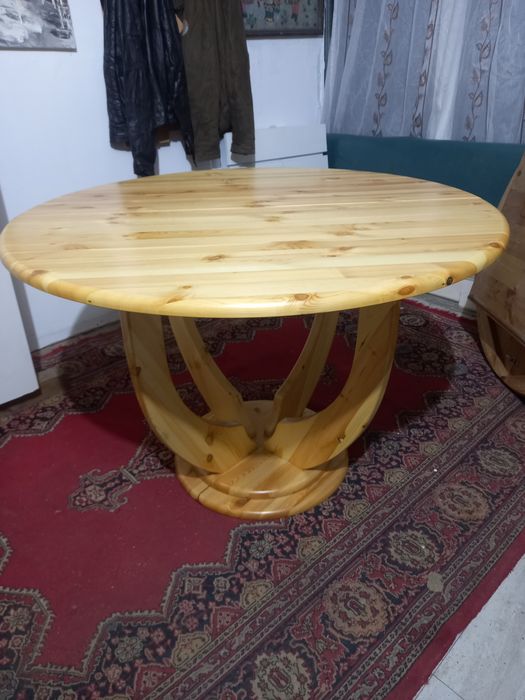 Masa extensibila noua 500 lei model deosebit