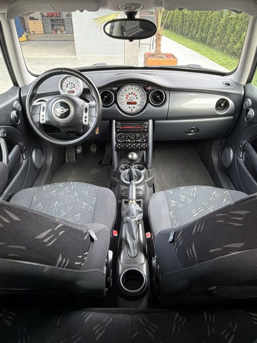 Mini cooper 1.6 benzina an 2005