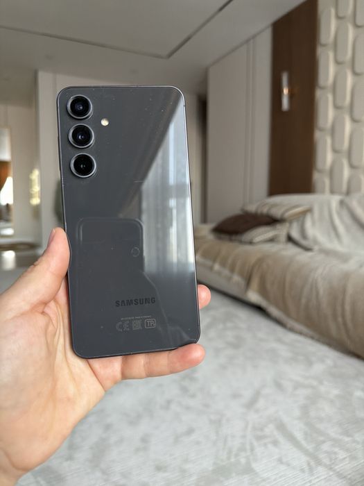 Самсунг Галакси С24Фее