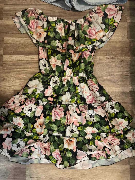 Продавам нови дрехи