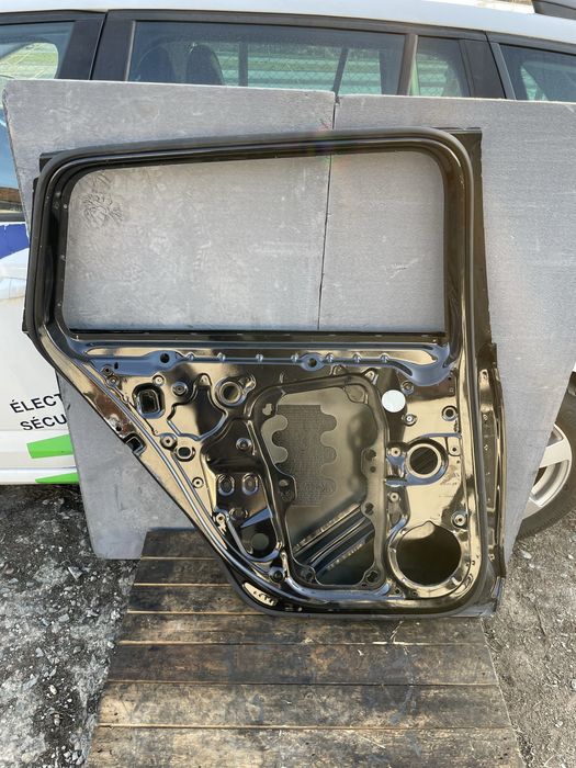 Задна лява врата за Skoda Octavia 4 IV Шкода Октавиа 4  2020г-