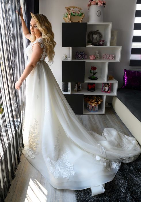 Rochie mireasa sirena cu trena detasabila